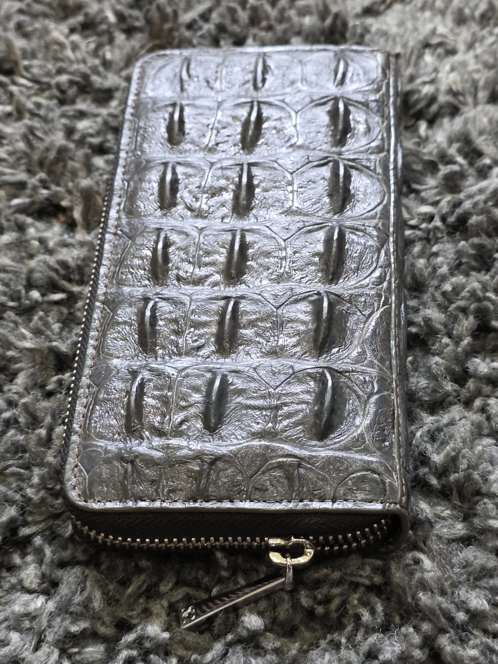 SRIRACHA Textured Croc-Embossed Zip Wallet - Gray